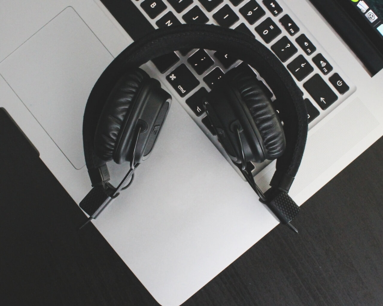 headphones laptop headphones laptop